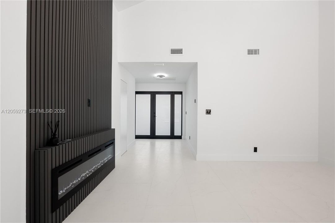 В аренду: $6,500 (0 спален, 2 ванн, 1667 Квадратных фут)