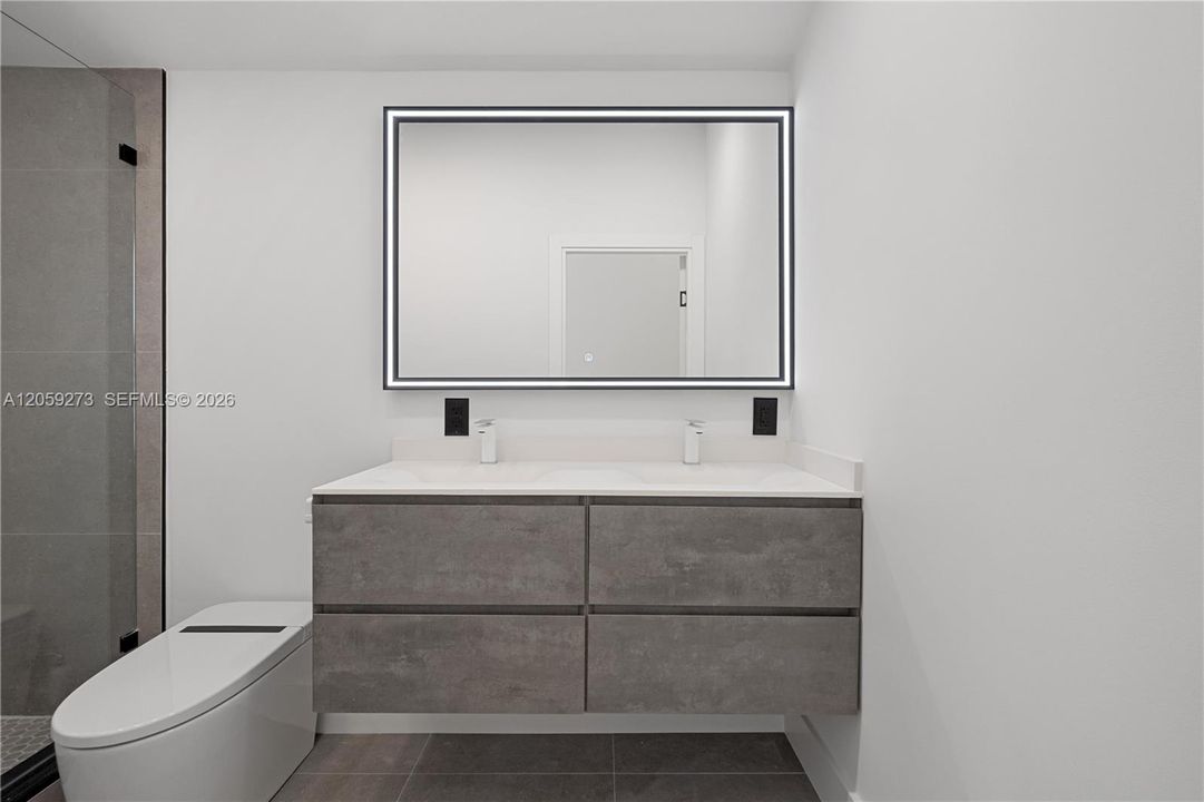 В аренду: $6,500 (0 спален, 2 ванн, 1667 Квадратных фут)
