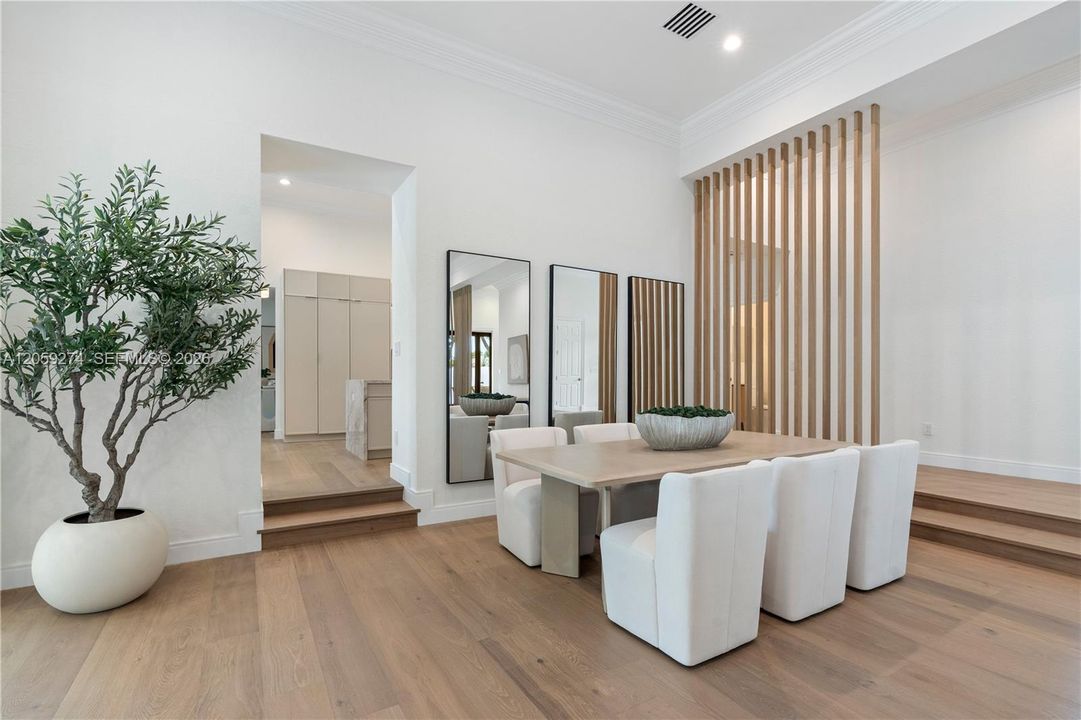Activo con contrato: $2,175,000 (4 camas, 4 baños, 4316 Pies cuadrados)