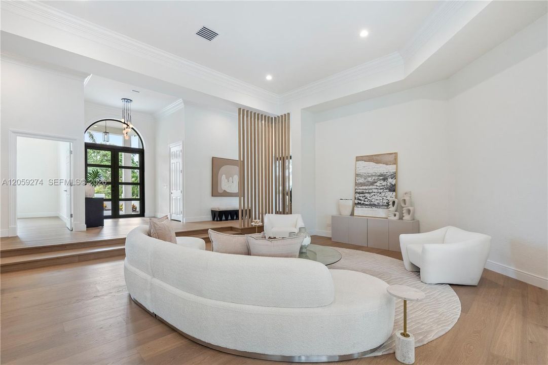 Activo con contrato: $2,175,000 (4 camas, 4 baños, 4316 Pies cuadrados)