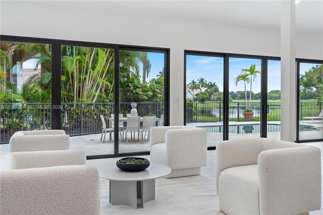 Activo con contrato: $2,175,000 (4 camas, 4 baños, 4316 Pies cuadrados)