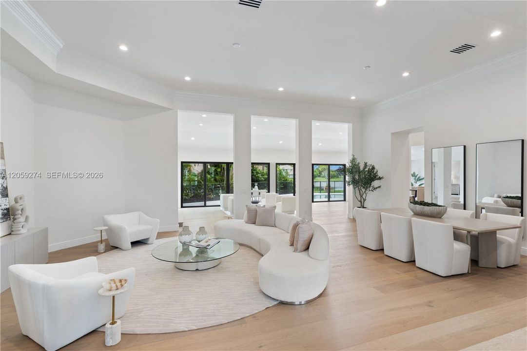 Activo con contrato: $2,175,000 (4 camas, 4 baños, 4316 Pies cuadrados)