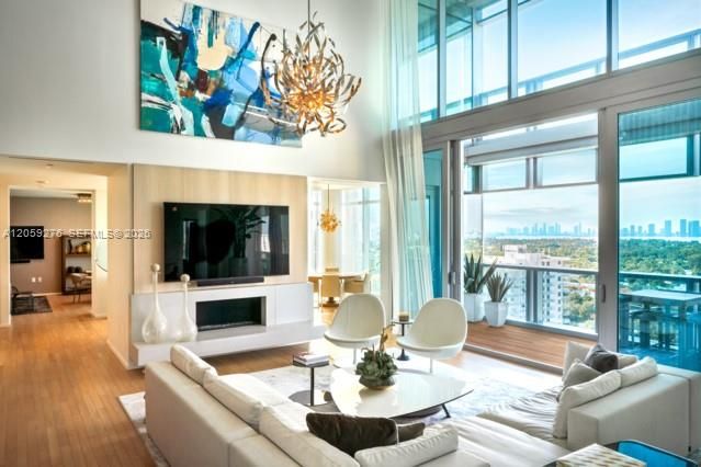 На продажу: $80,000,000 (4 спален, 4 ванн, 5011 Квадратных фут)