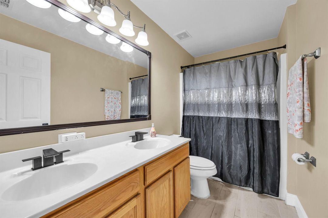 256612thSquareSW_69320_31