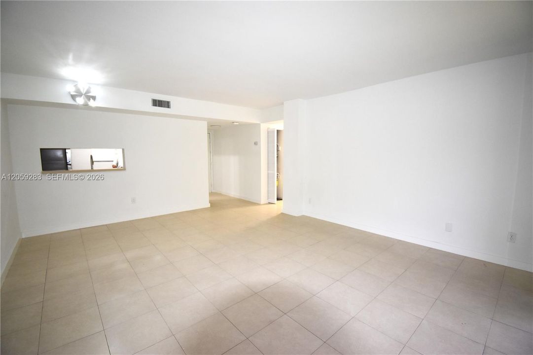 En Venta: $285,000 (2 camas, 2 baños, 1030 Pies cuadrados)