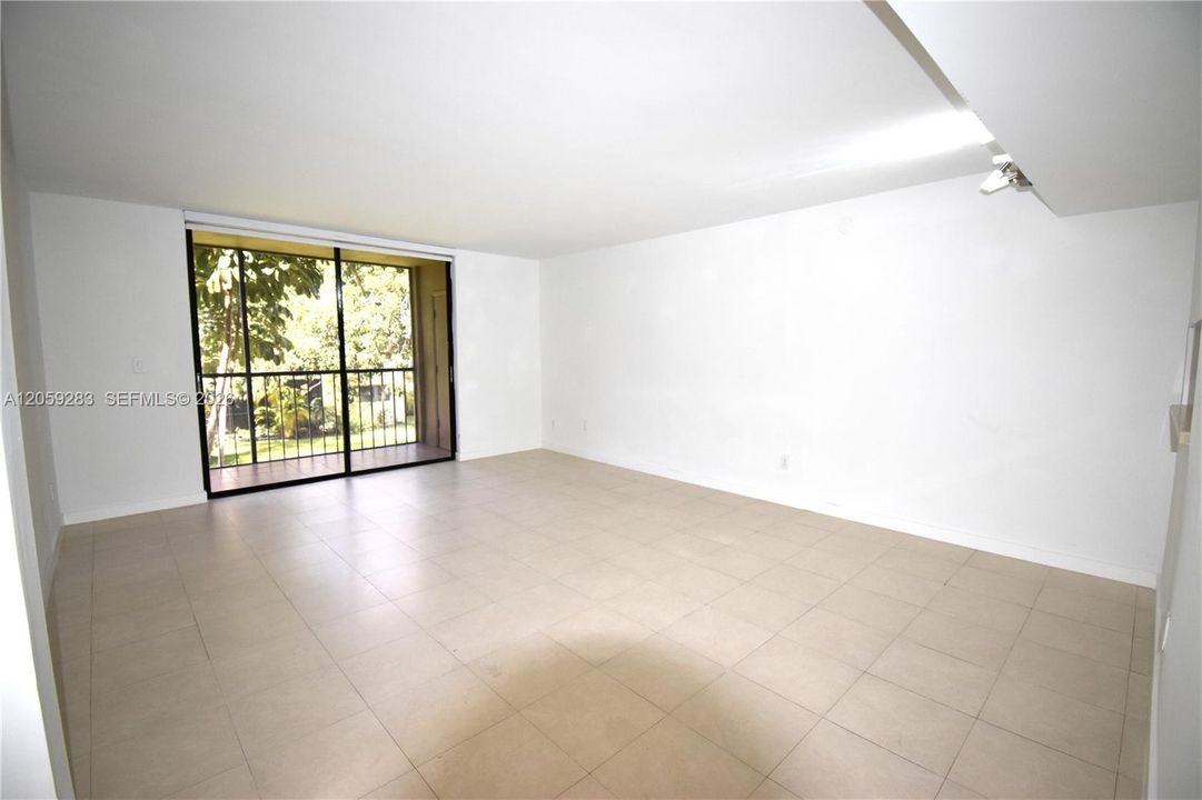 En Venta: $285,000 (2 camas, 2 baños, 1030 Pies cuadrados)