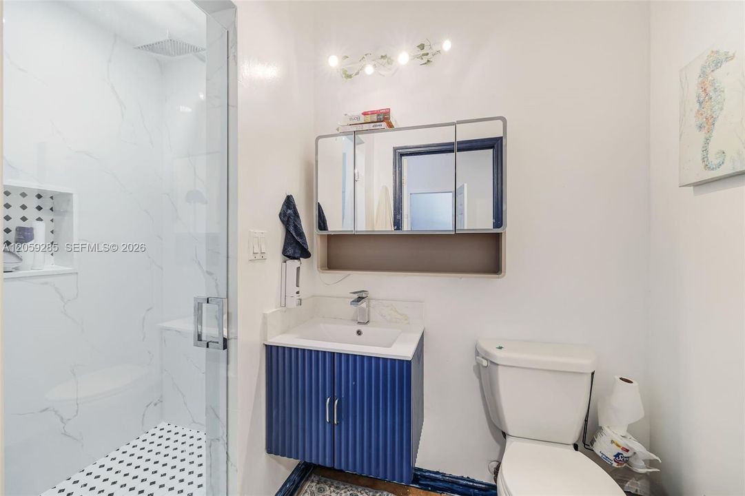 На продажу: $459,999 (5 спален, 3 ванн, 1850 Квадратных фут)