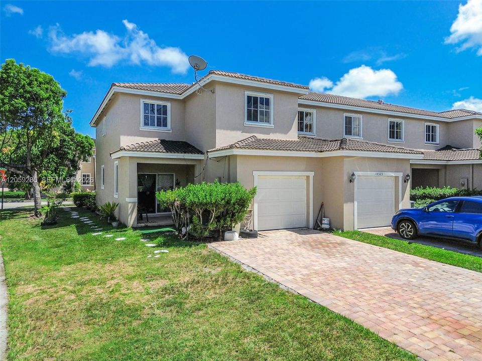 На продажу: $459,999 (5 спален, 3 ванн, 1850 Квадратных фут)