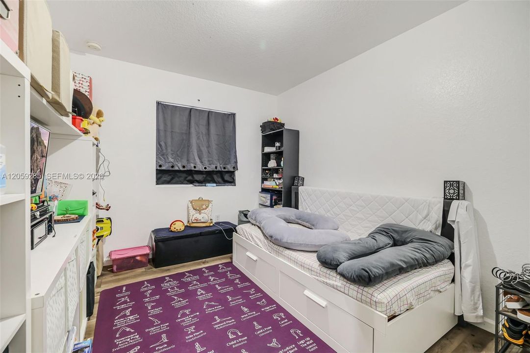 На продажу: $459,999 (5 спален, 3 ванн, 1850 Квадратных фут)