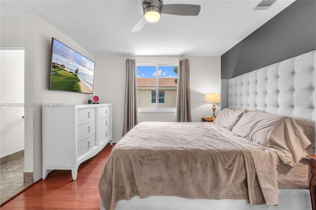 En Venta: $519,000 (3 camas, 2 baños, 1555 Pies cuadrados)