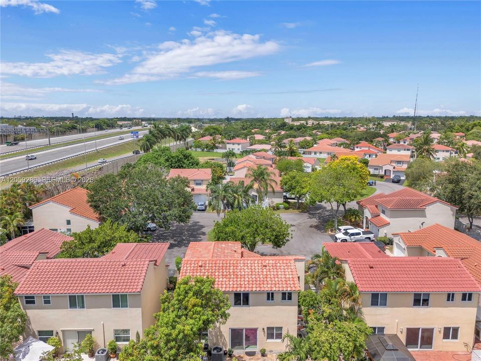En Venta: $519,000 (3 camas, 2 baños, 1555 Pies cuadrados)