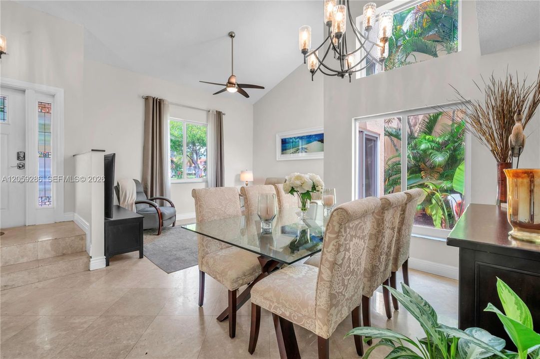 En Venta: $519,000 (3 camas, 2 baños, 1555 Pies cuadrados)