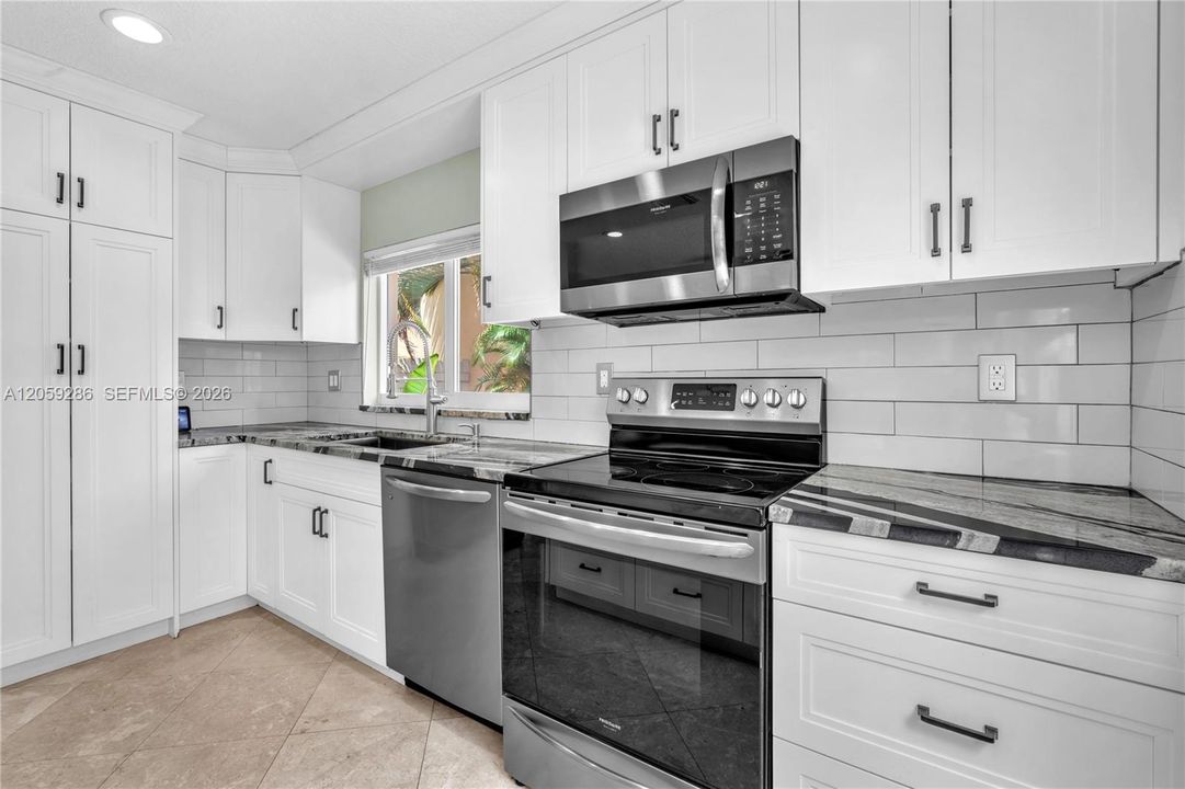 En Venta: $519,000 (3 camas, 2 baños, 1555 Pies cuadrados)