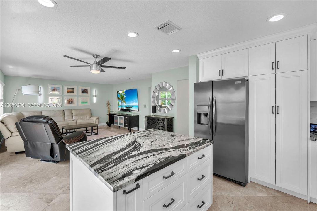 En Venta: $519,000 (3 camas, 2 baños, 1555 Pies cuadrados)