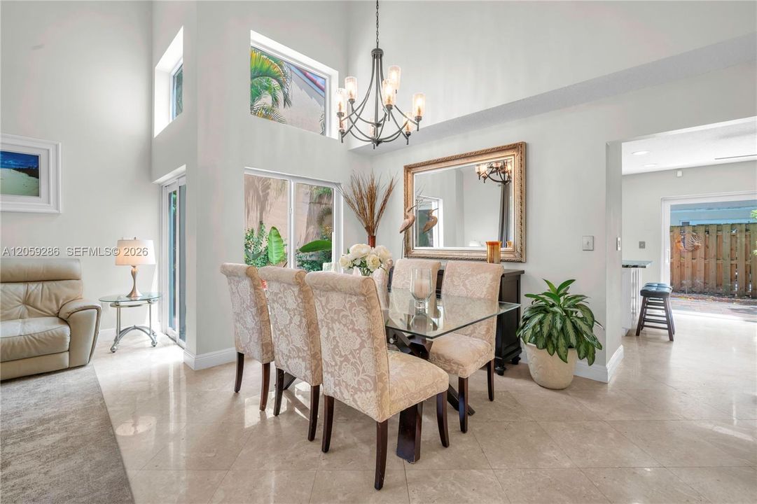 En Venta: $519,000 (3 camas, 2 baños, 1555 Pies cuadrados)