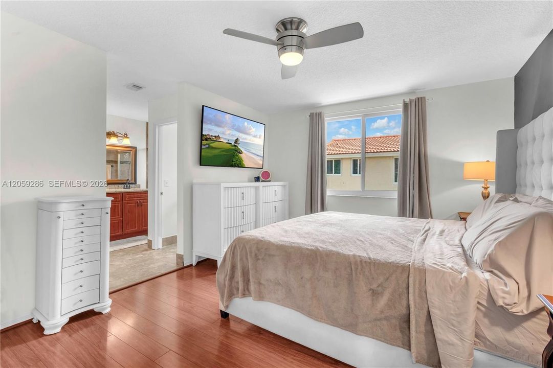 En Venta: $519,000 (3 camas, 2 baños, 1555 Pies cuadrados)