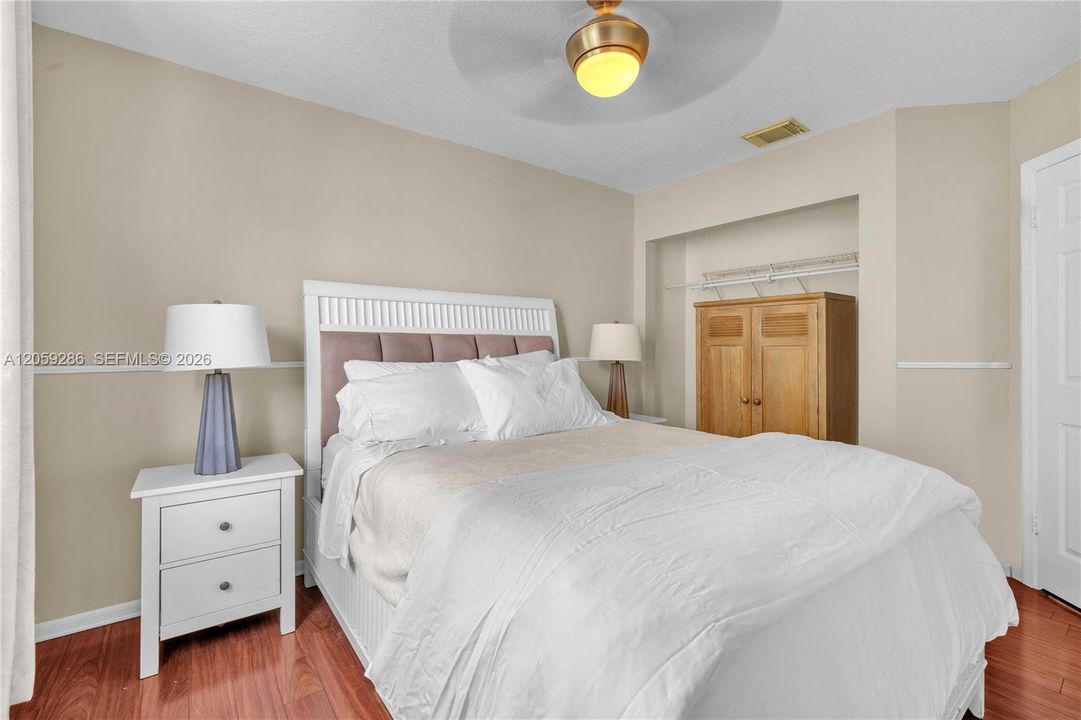 En Venta: $519,000 (3 camas, 2 baños, 1555 Pies cuadrados)