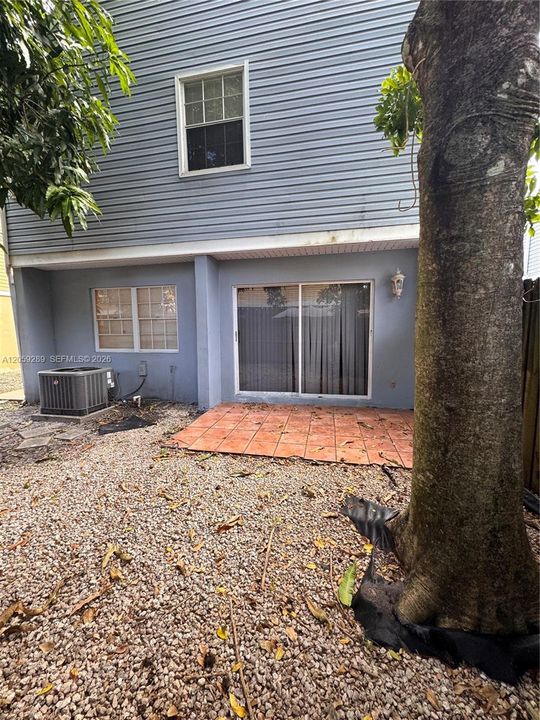 En Renta: $2,995 (3 camas, 2 baños, 1569 Pies cuadrados)