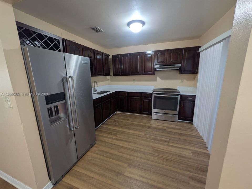 En Renta: $2,995 (3 camas, 2 baños, 1569 Pies cuadrados)