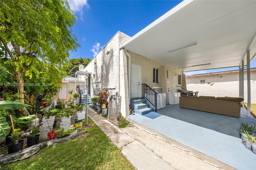 En Venta: $690,000 (4 camas, 3 baños, 1914 Pies cuadrados)
