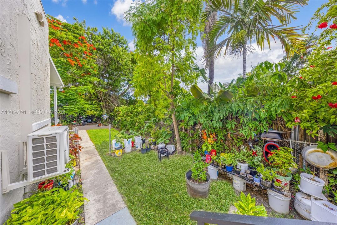 En Venta: $690,000 (4 camas, 3 baños, 1914 Pies cuadrados)