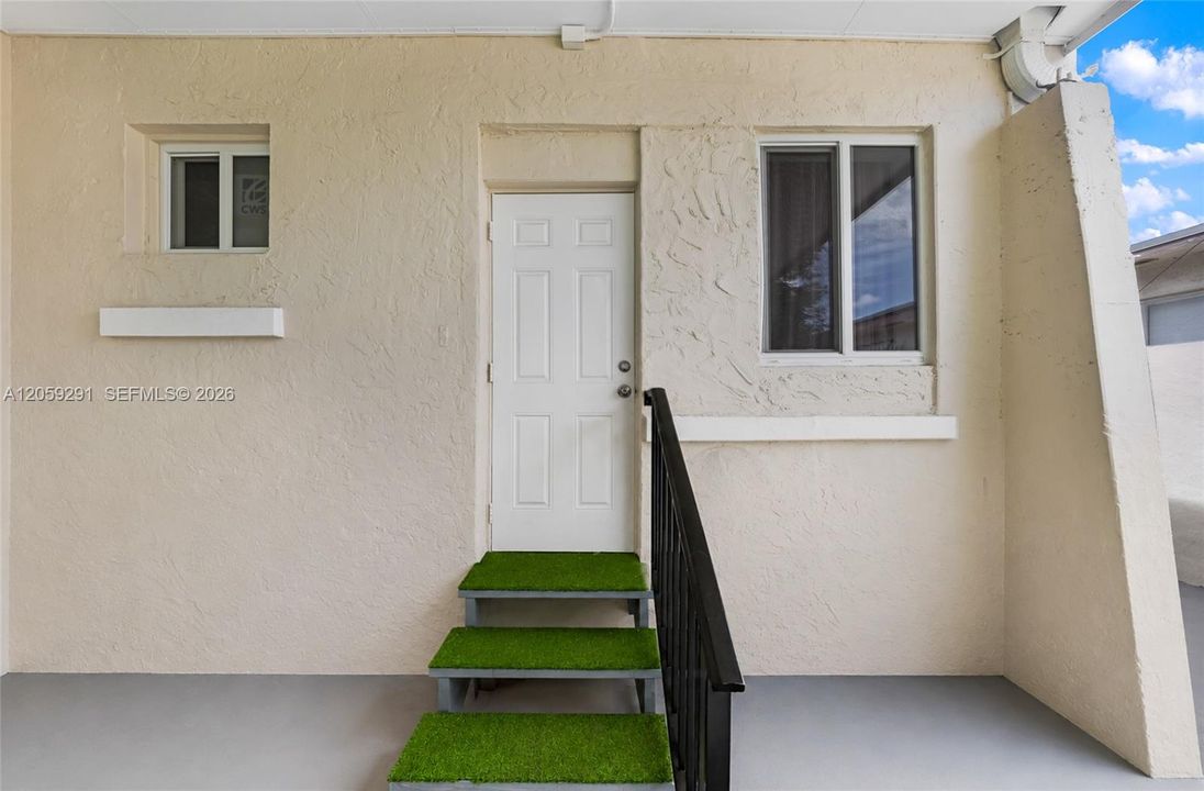 En Venta: $690,000 (4 camas, 3 baños, 1914 Pies cuadrados)