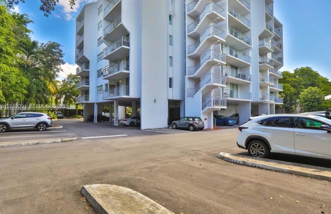 В аренду: $3,600 (2 спален, 1 ванн, 800 Квадратных фут)