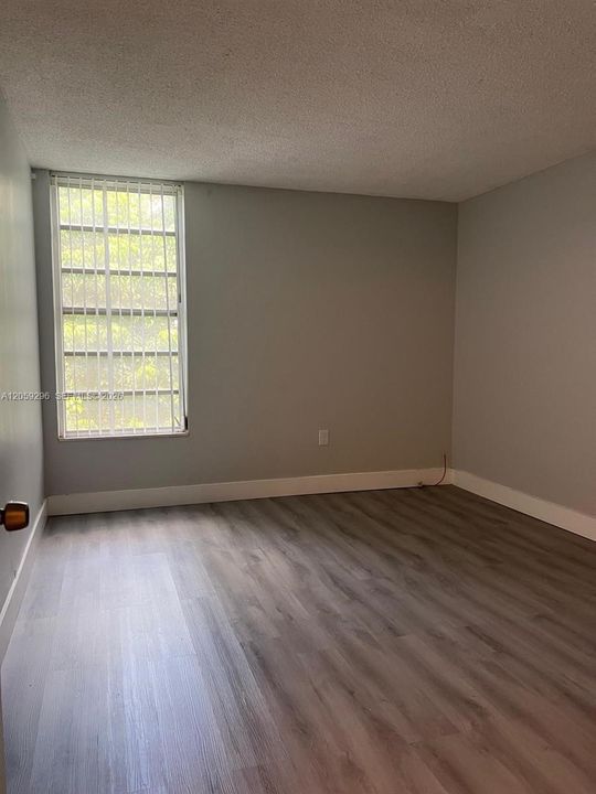 В аренду: $2,350 (2 спален, 1 ванн, 968 Квадратных фут)