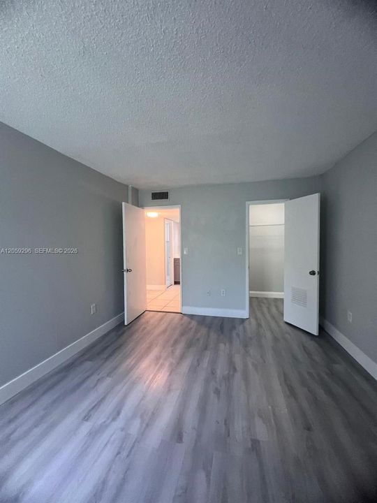 В аренду: $2,350 (2 спален, 1 ванн, 968 Квадратных фут)