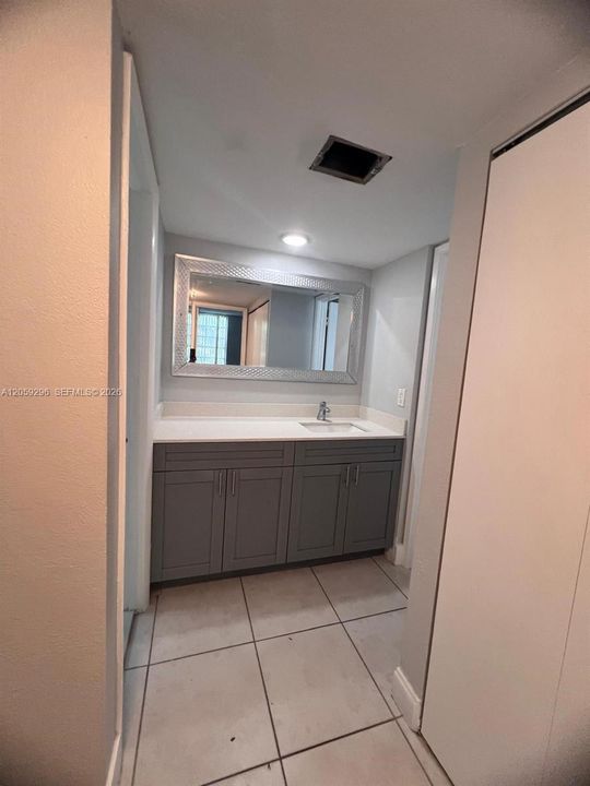 В аренду: $2,350 (2 спален, 1 ванн, 968 Квадратных фут)