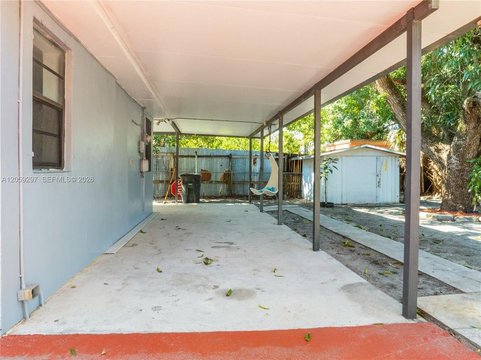 Activo con contrato: $525,000 (3 camas, 2 baños, 1415 Pies cuadrados)