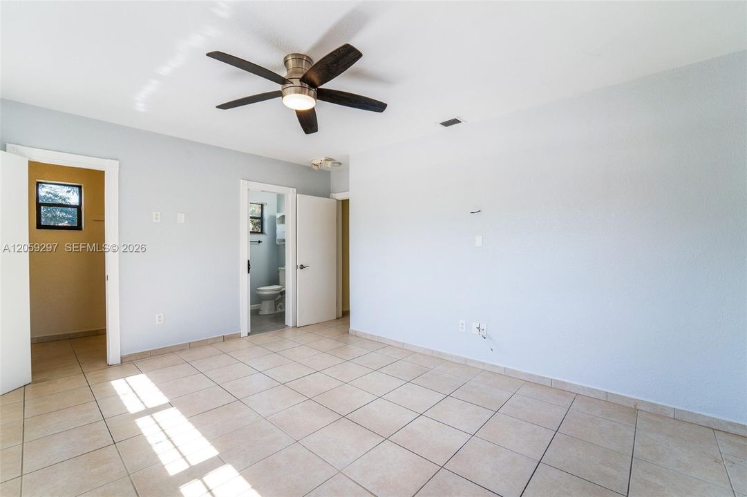 Activo con contrato: $525,000 (3 camas, 2 baños, 1415 Pies cuadrados)