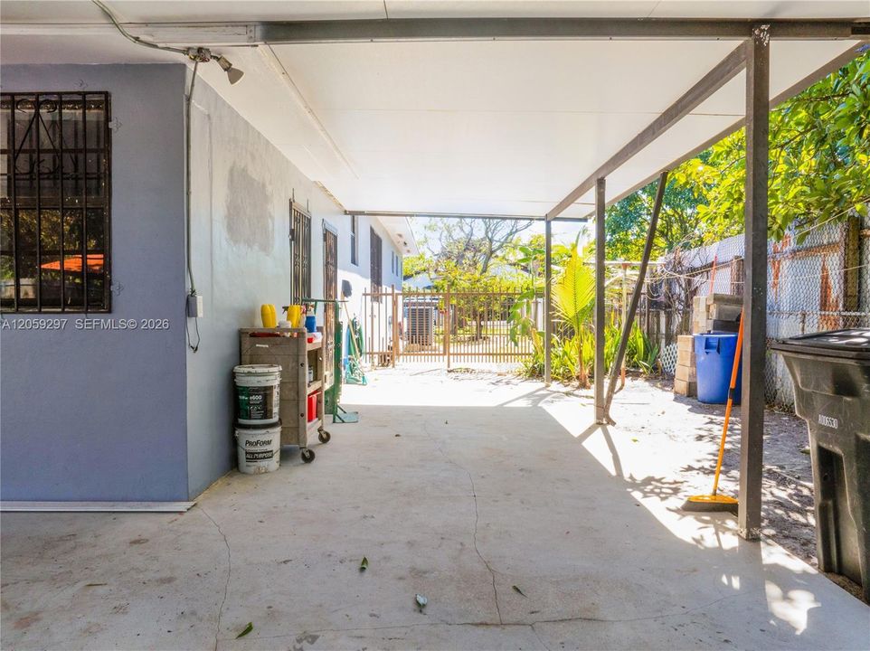 Activo con contrato: $525,000 (3 camas, 2 baños, 1415 Pies cuadrados)