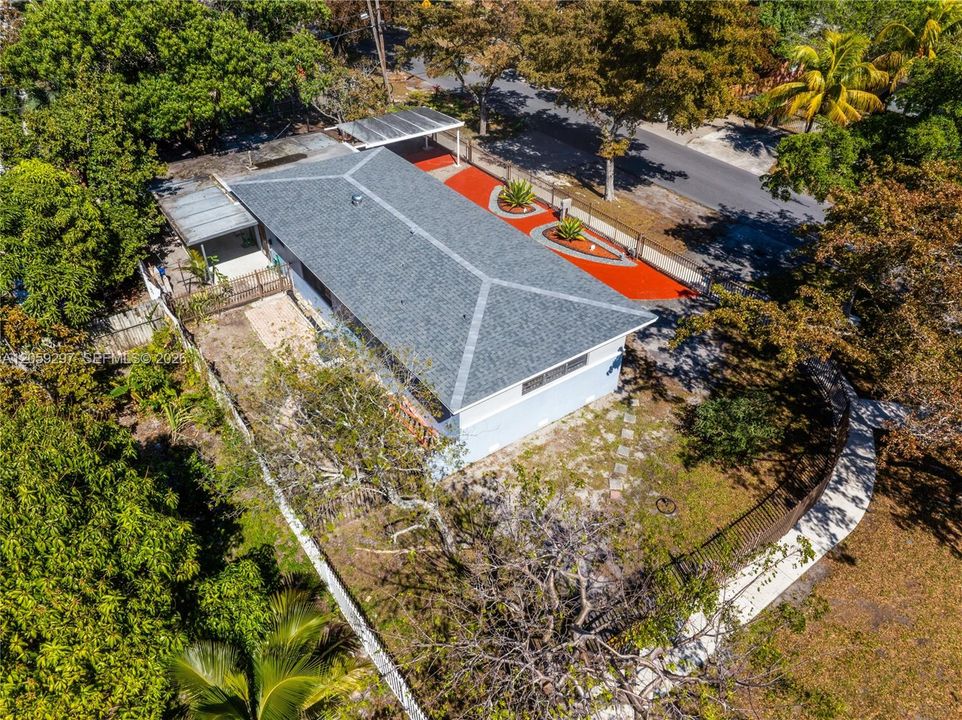 Activo con contrato: $525,000 (3 camas, 2 baños, 1415 Pies cuadrados)