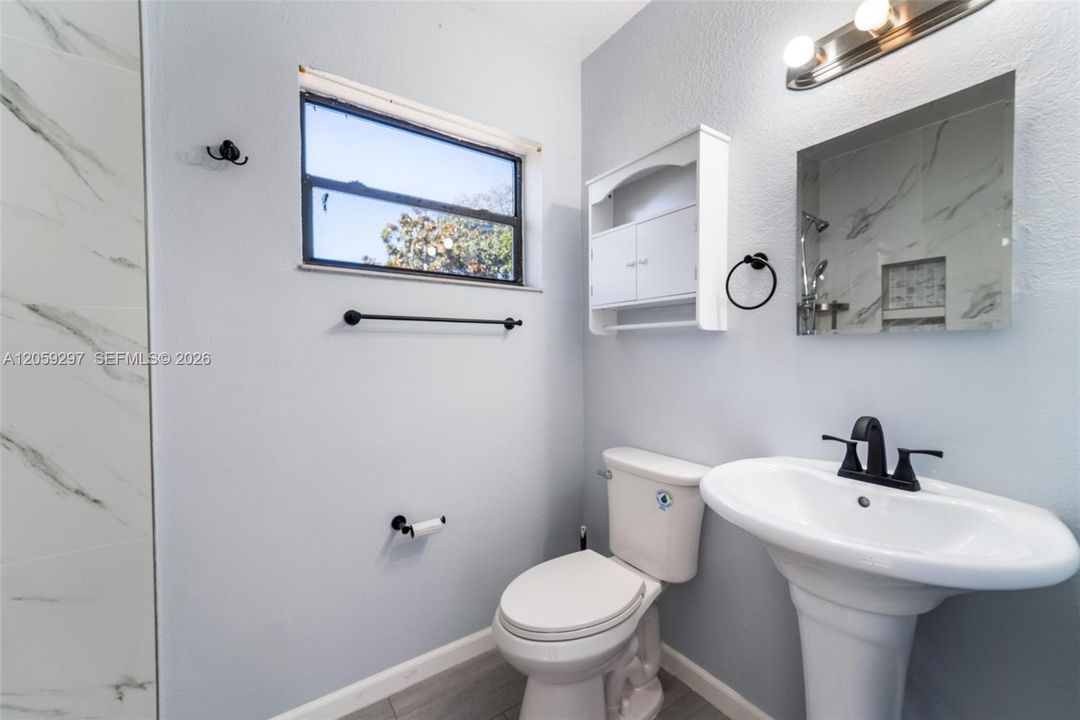 Activo con contrato: $525,000 (3 camas, 2 baños, 1415 Pies cuadrados)