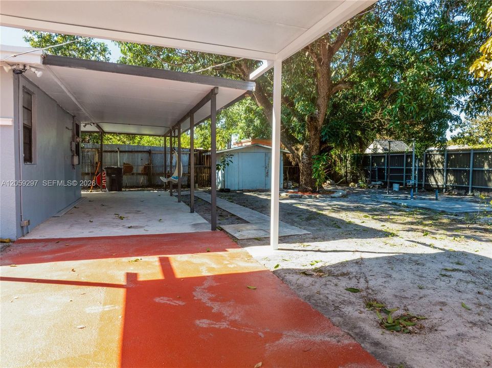 Activo con contrato: $525,000 (3 camas, 2 baños, 1415 Pies cuadrados)