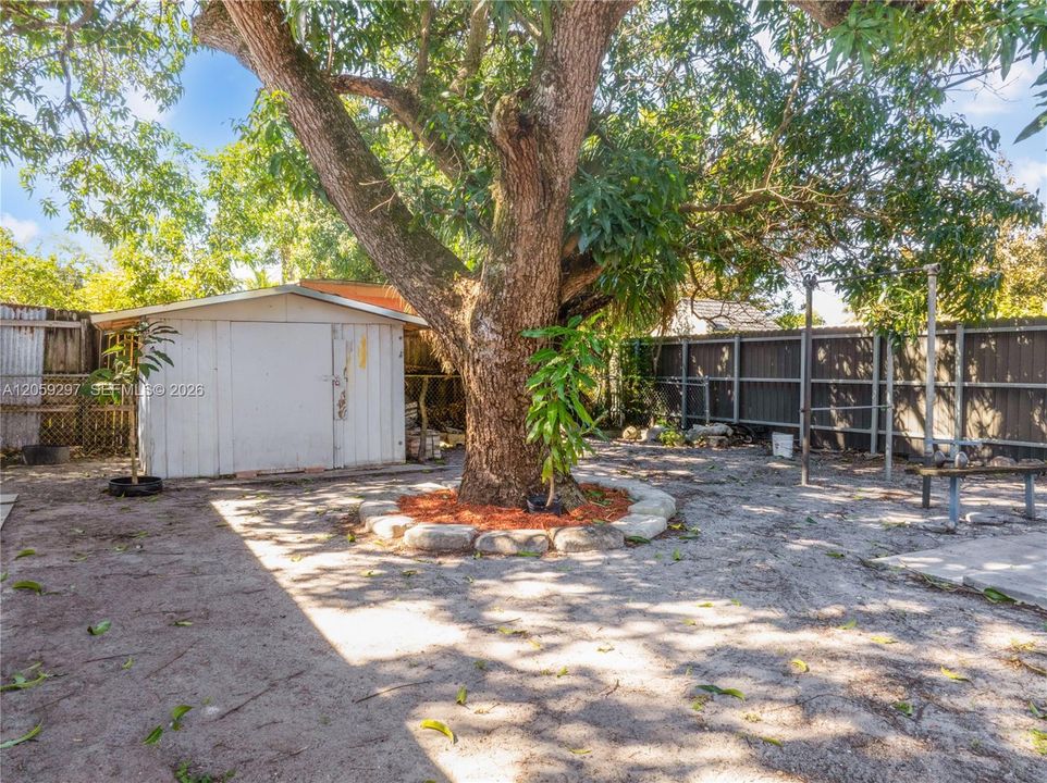 Activo con contrato: $525,000 (3 camas, 2 baños, 1415 Pies cuadrados)