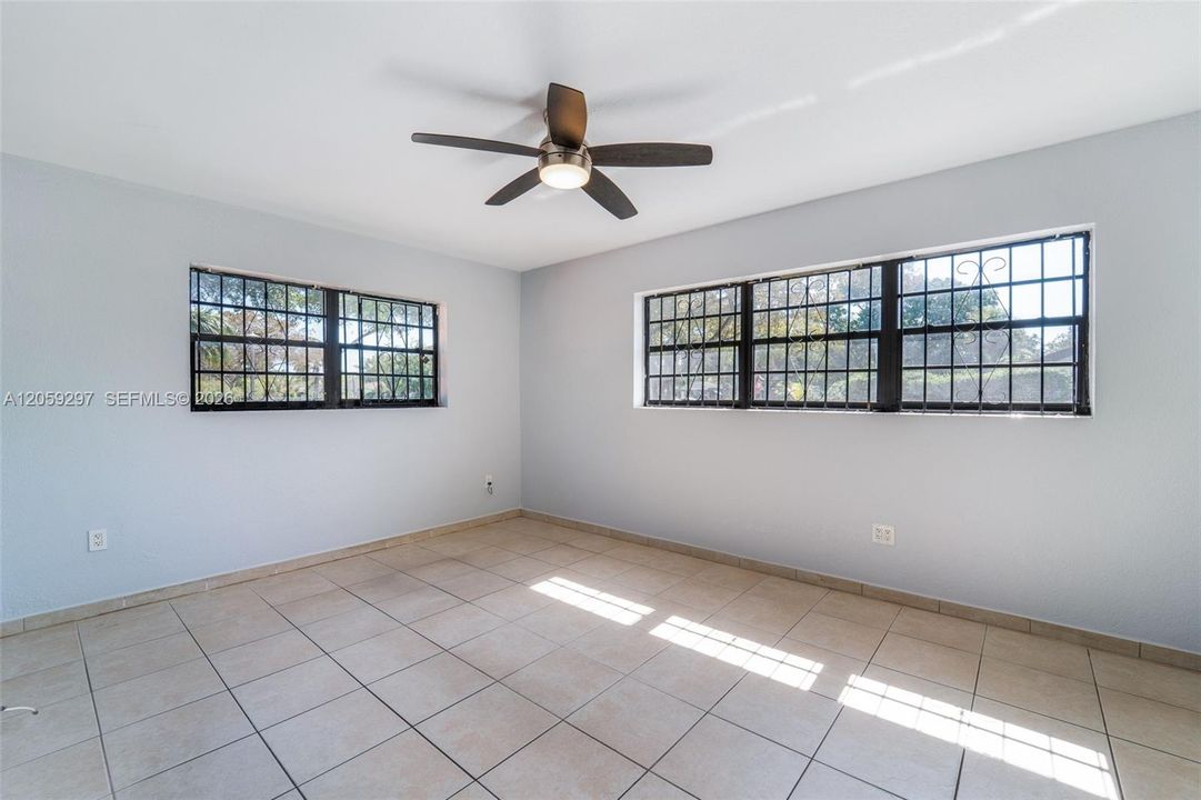 Activo con contrato: $525,000 (3 camas, 2 baños, 1415 Pies cuadrados)