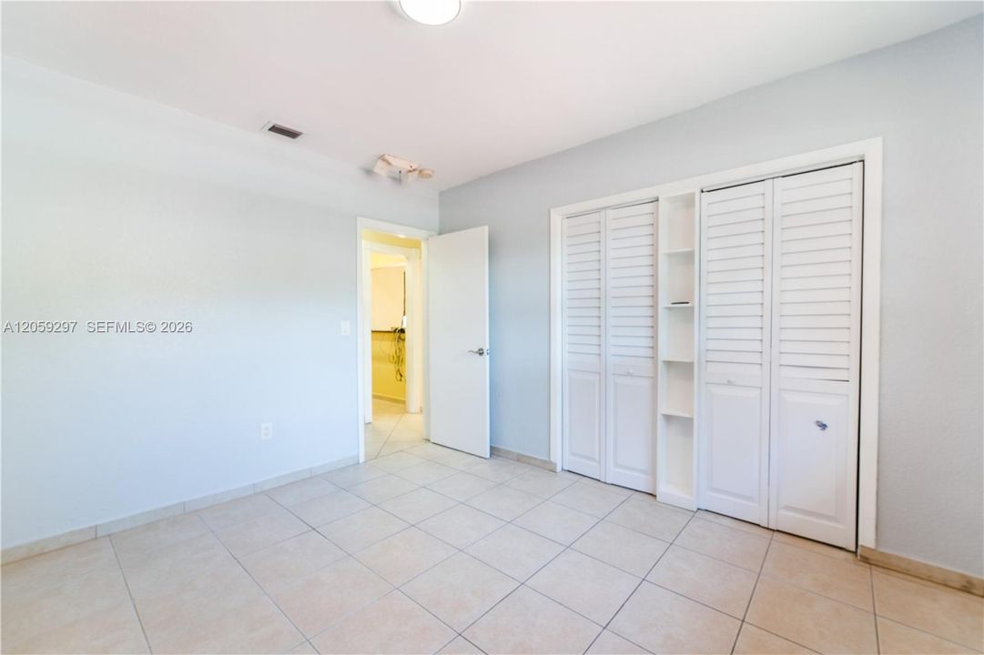 Activo con contrato: $525,000 (3 camas, 2 baños, 1415 Pies cuadrados)