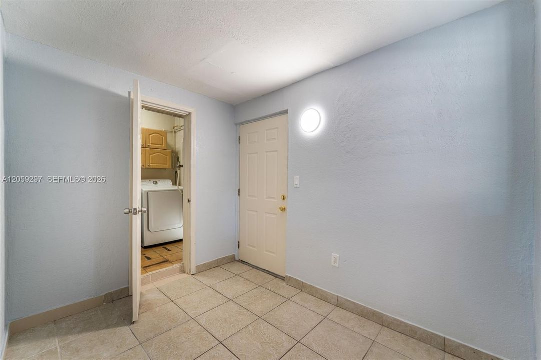 Activo con contrato: $525,000 (3 camas, 2 baños, 1415 Pies cuadrados)