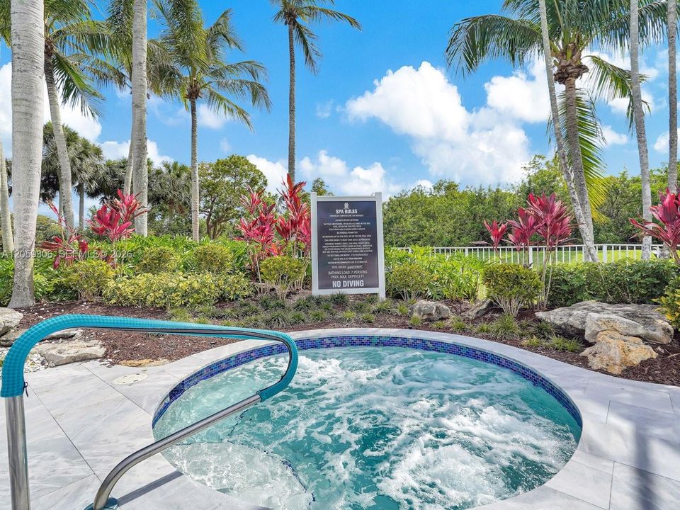 Whirl pool Hot Tub