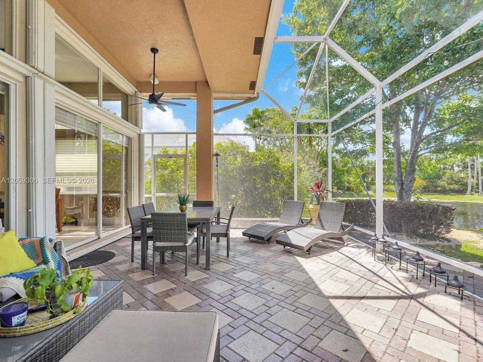 Large Screened in Patio