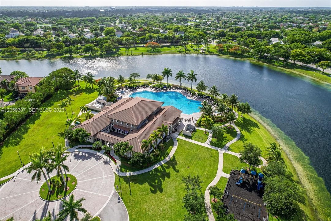 На продажу: $455,000 (3 спален, 2 ванн, 1747 Квадратных фут)