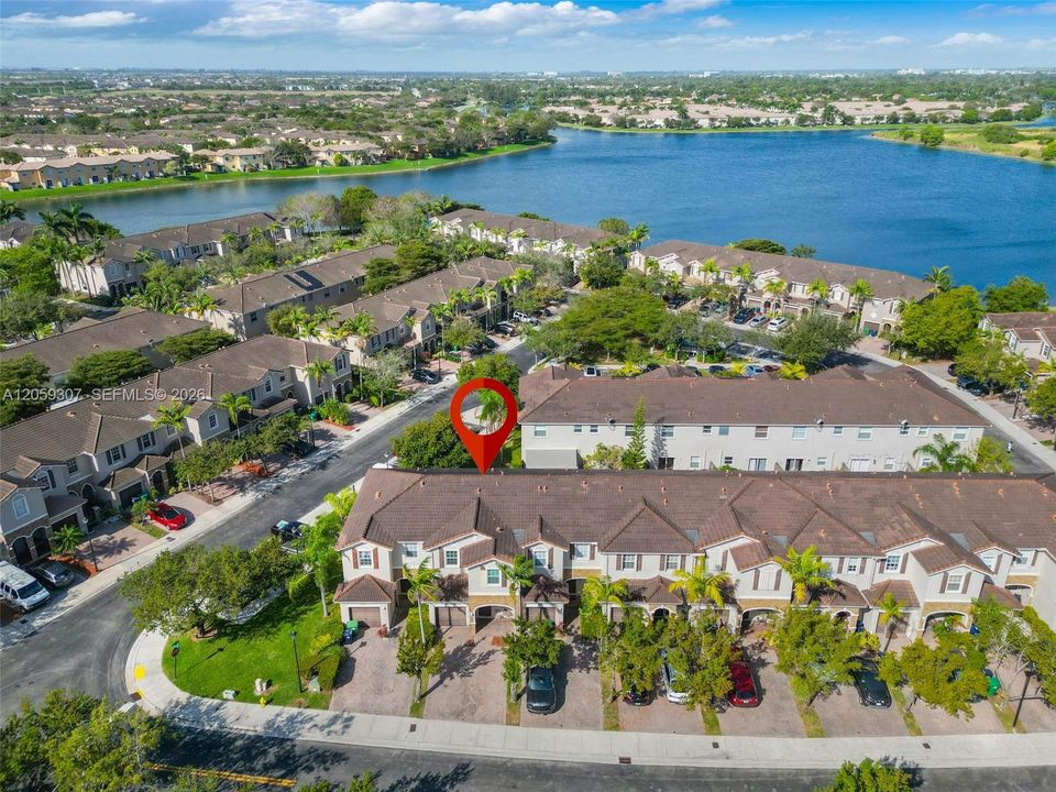 На продажу: $455,000 (3 спален, 2 ванн, 1747 Квадратных фут)