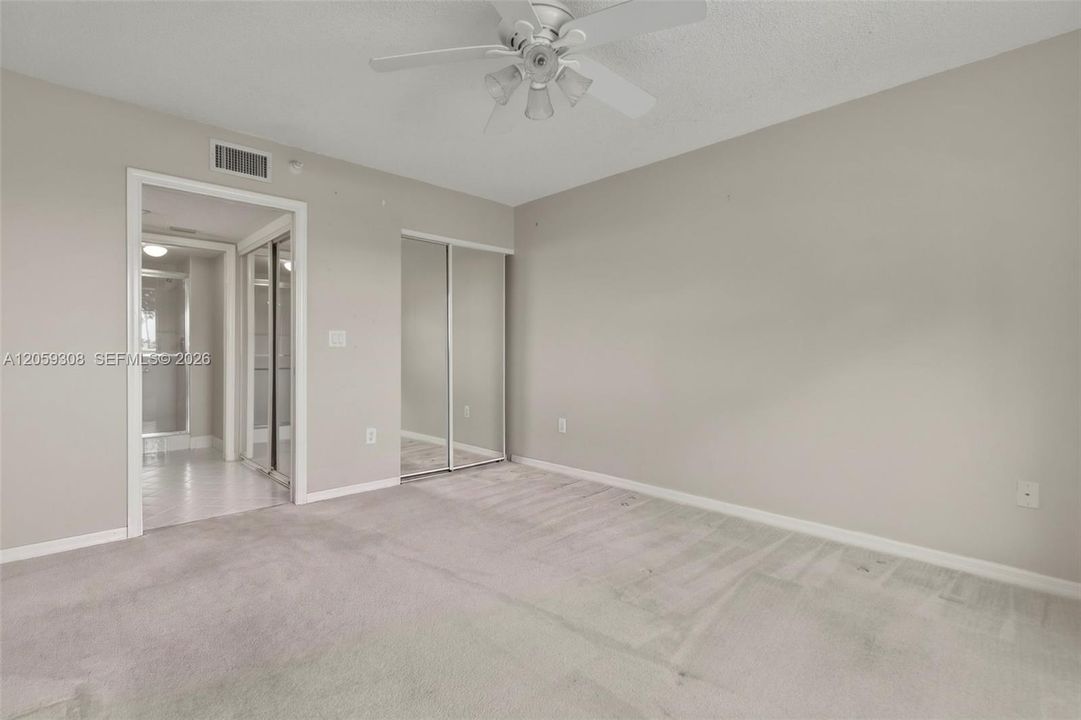 На продажу: $174,999 (2 спален, 2 ванн, 1275 Квадратных фут)