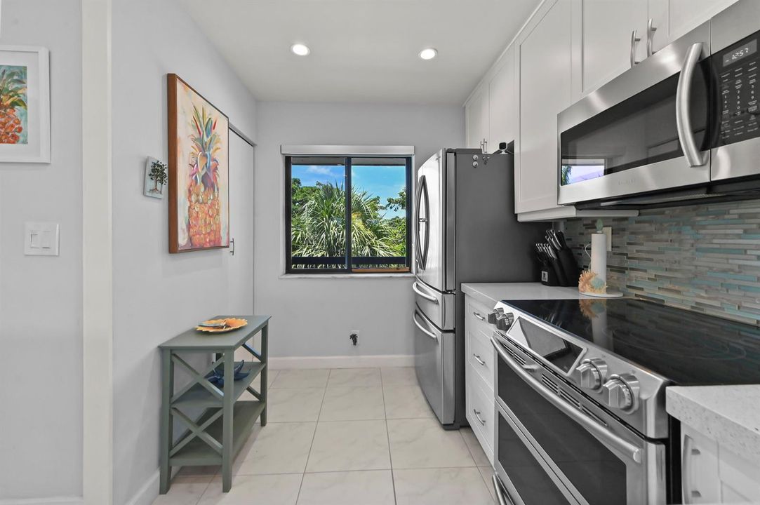 11 Kitchen 03