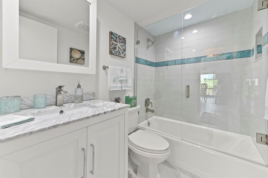 20 Bathroom 01