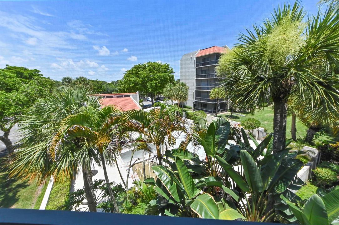 30 Balcony view 07