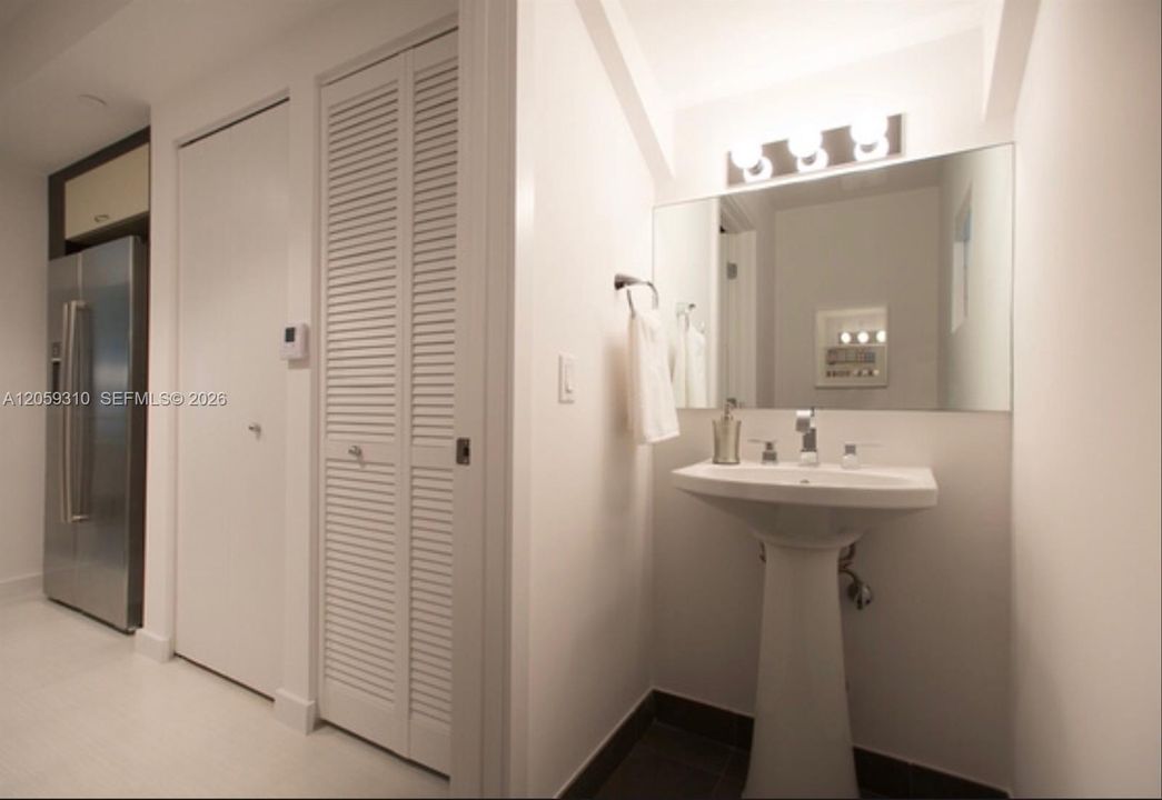 В аренду: $3,900 (1 спален, 1 ванн, 791 Квадратных фут)
