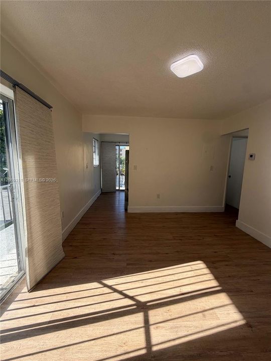 В аренду: $2,300 (2 спален, 1 ванн, 0 Квадратных фут)